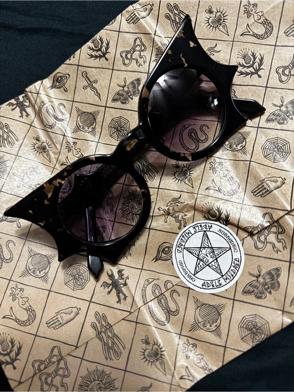 *RARE* Adele Mildred Black Tortie Batwing Sunnies